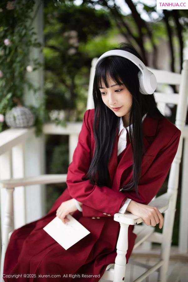   [XiuRen]高清写真图 2025.04.29 No.10215 茂木希子 性感红裙第17张图片